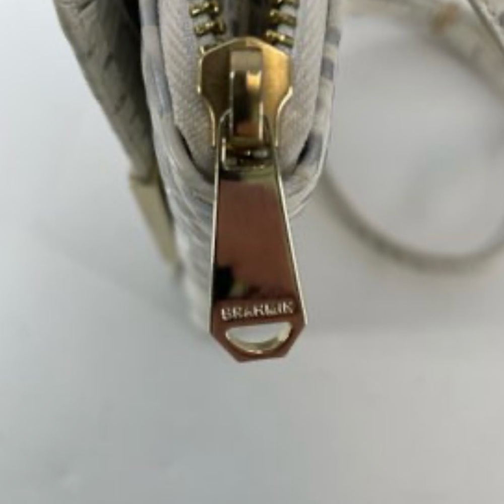 Elegant Off White Brahmin Crocodile Embossed Crossbody Bag - Picture 3 of 5